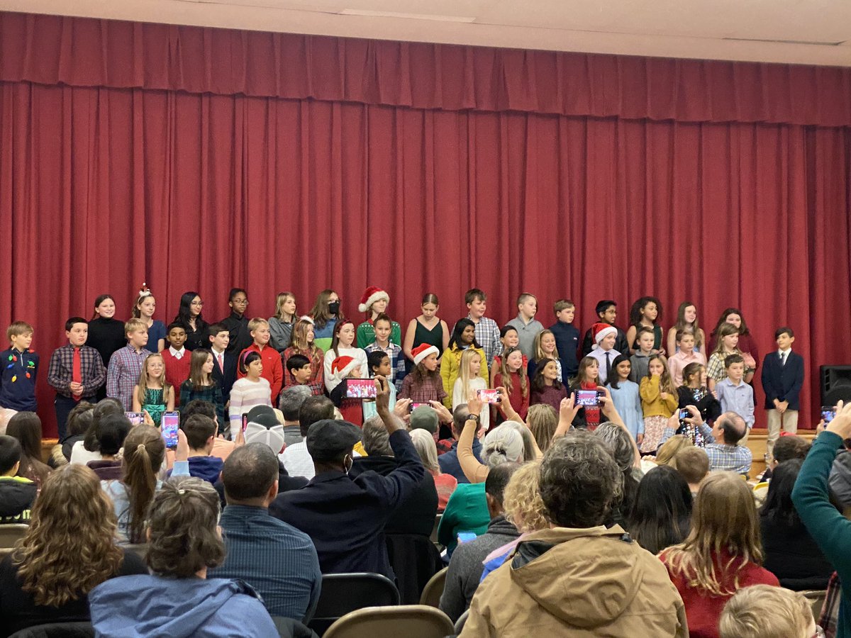 MrsT_Hanley's tweet photo. Kicking off the holiday season with a wonderful Winter Concert! @CarrollManorES https://t.co/8XjrQiepsN