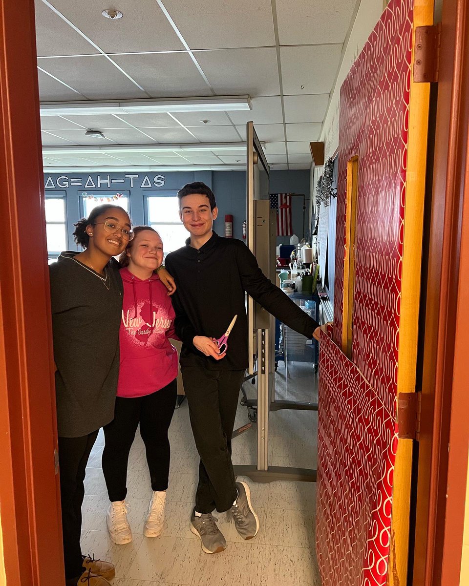 Yesterday we spread some holiday cheer by covering all the classroom doors with wrapping paper!! 🎄❄️🎁