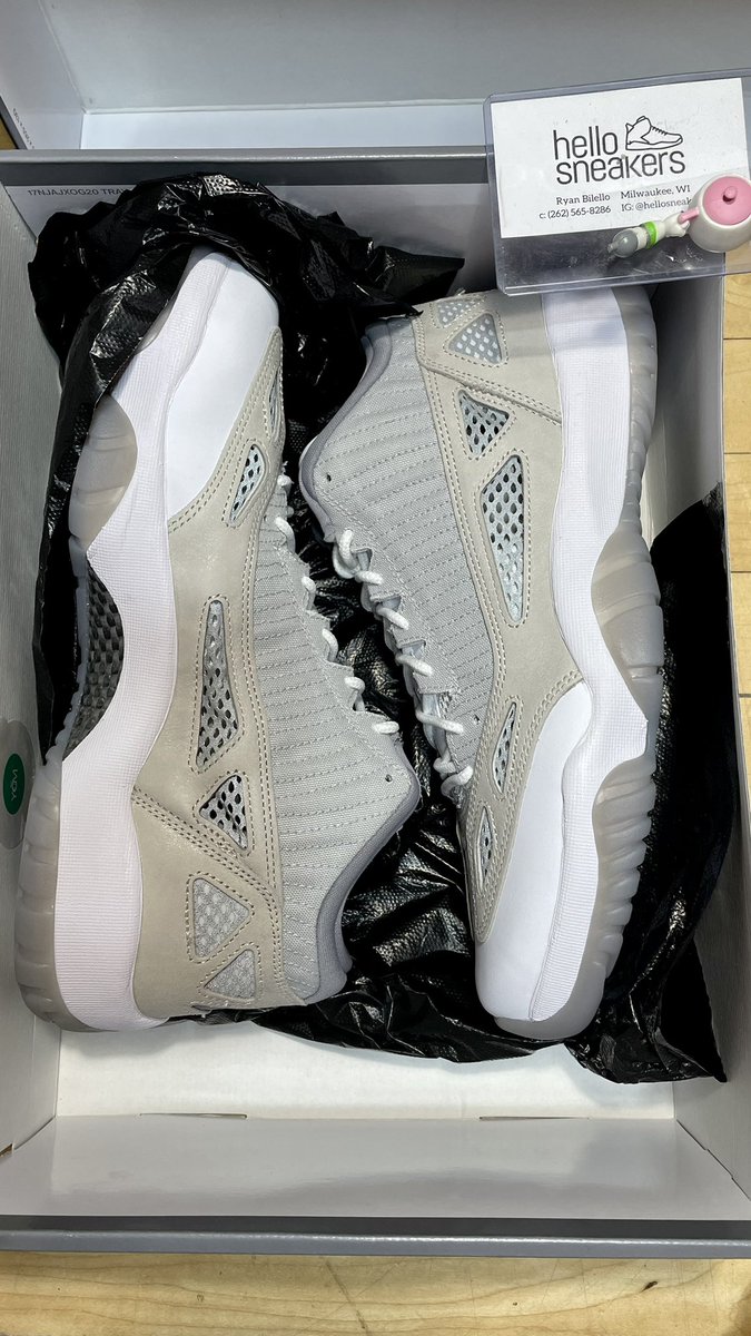 hellosneakerss's tweet photo. @RetailTuesday All DS OG ALL.
Lebron and Vapormax Sz 12
IE lows and mids Sz 13
159 plus shipping EACH.
129 plus shipping if you buy 2 or more.
#hellosneakers https://t.co/arlGH7UmDs