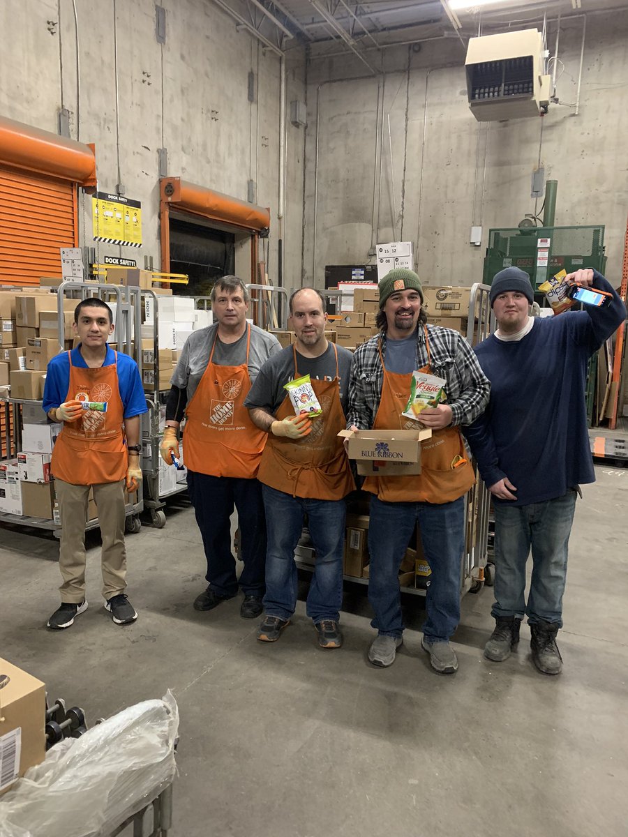 Freight Team @ #THD1235 enjoying snacks sent to us from #RDC5089 Pittston Township, PA. Thank You! #FRTA <a href="/SimiensykAdam/">Adam Simiensyk</a> <a href="/ReannaFiss/">Reanna Fiss</a> <a href="/kaitlynsmom1031/">Kathy conley</a> <a href="/Jeffr_0/">Jeff Hilliker</a>