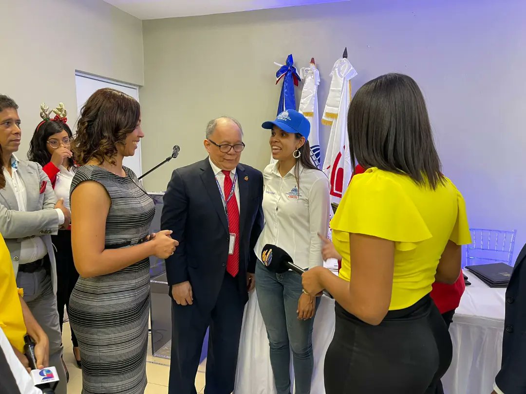 Donar Sangre es Salvar Vidas. Reafirmamos nuestro compromiso con el Hemocentro Nacional de seguir contribuyendo a la sensibilizacion de nuestros ciudadanos en un acto de compromiso institucional.  @superaterdo @hemocentrord 

Seguimos avanzando.!

#superate
#hemocentronacional