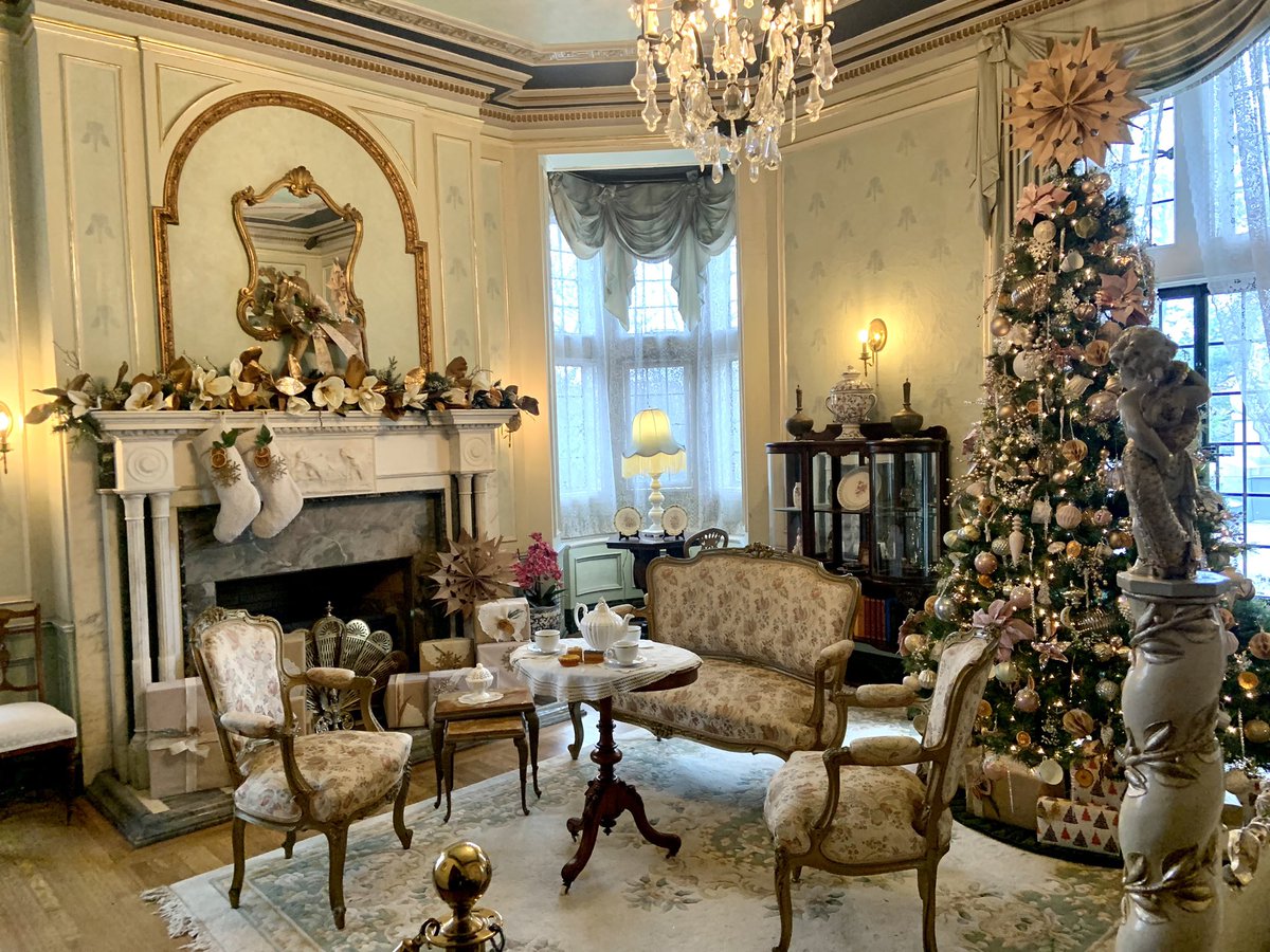 mrspdonofrio's tweet photo. Magical day at Casa Loma - Christmas at the Castle. Thank you to all the parent volunteers who assisted with supervision. @reginamundices https://t.co/Z1Y3py1WHg
