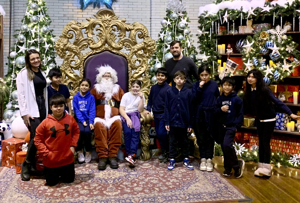 mrspdonofrio's tweet photo. Magical day at Casa Loma - Christmas at the Castle. Thank you to all the parent volunteers who assisted with supervision. @reginamundices https://t.co/Z1Y3py1WHg