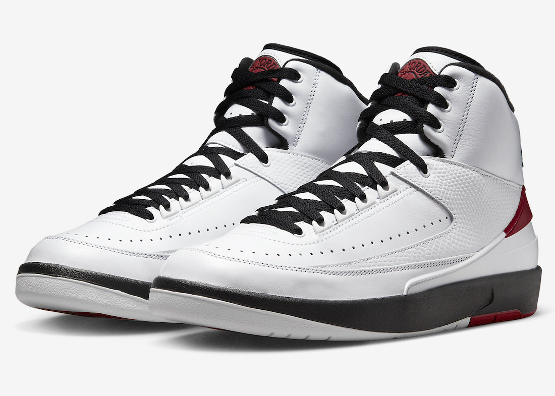 SBDetroit's tweet image. Official Photos of the Air Jordan 2 OG "Chicago" 🔥  sneakerbardetroit.com/air-jordan-2-c…