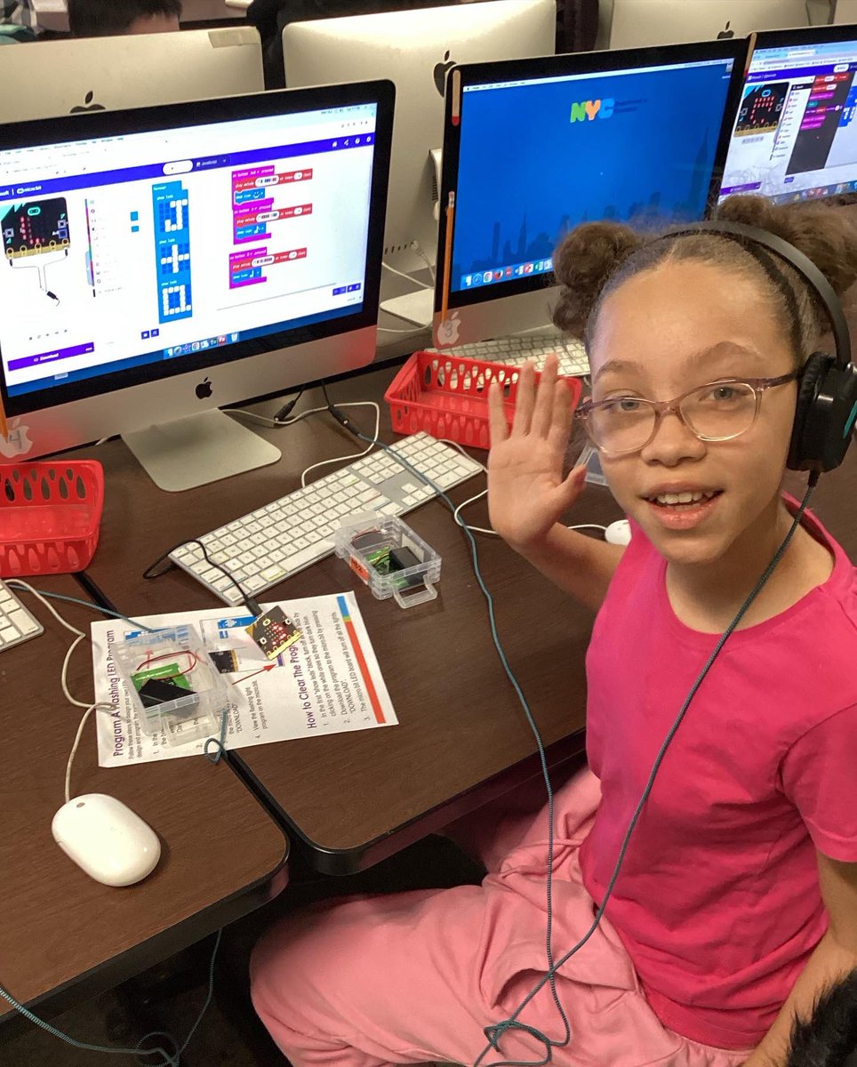ps201tech's tweet photo. Micro:bit programming was so much fun during grade 5s hour of code. We created flashing LED programs with our own custom-made melodies. We also created events for the A and B Buttons! #csforallnyc #nycdoe #csedweek @PS201QSTEAM @NYCSchools https://t.co/1j7NZ7ryfC