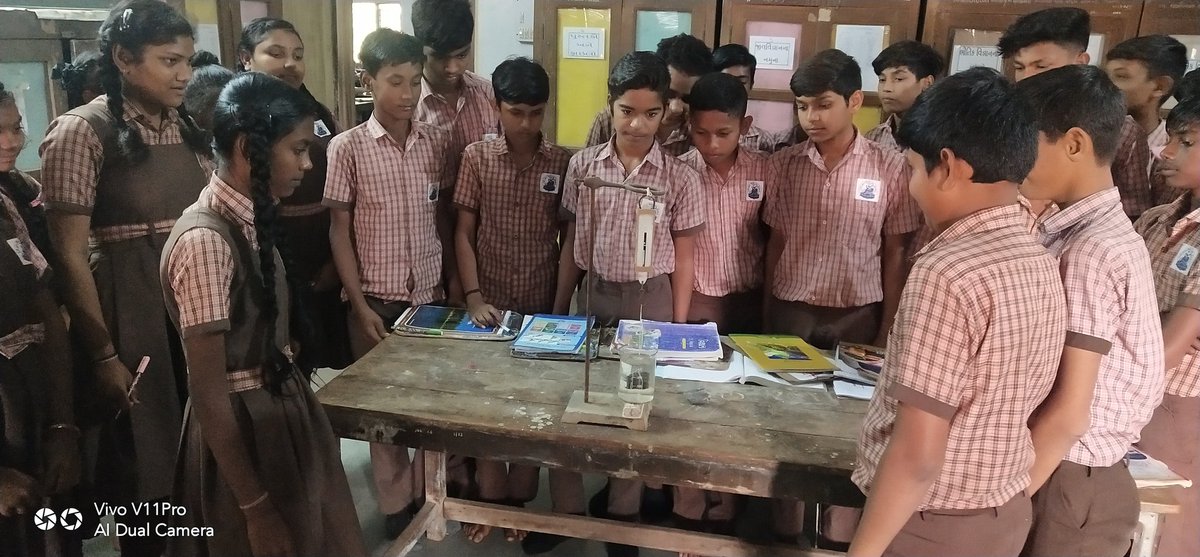 Hemantkumar1977's tweet photo. Doing &amp; Learning 
Experiment of Archimedes Law
Shree K.R.Patel Vidhyamandir Umalla.
@paramcscbharuch @homibhabhacsc @BhumiSh61564135 @narottamsahoo @PrajapatiKesha @InfoGujcost @NisargCSC @Punam_Bhargava @dstGujarat @Bhattjigar14 @directornilesh @REPORTERBHARAT @csc_kendra https://t.co/IyicpbBcIG