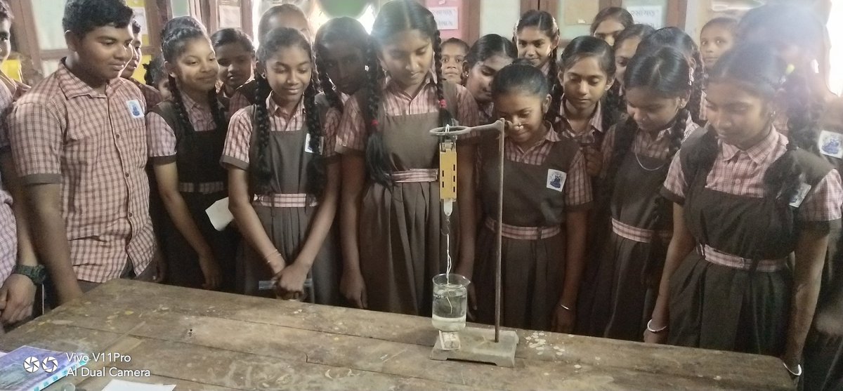 Hemantkumar1977's tweet photo. Doing &amp; Learning 
Experiment of Archimedes Law
Shree K.R.Patel Vidhyamandir Umalla.
@paramcscbharuch @homibhabhacsc @BhumiSh61564135 @narottamsahoo @PrajapatiKesha @InfoGujcost @NisargCSC @Punam_Bhargava @dstGujarat @Bhattjigar14 @directornilesh @REPORTERBHARAT @csc_kendra https://t.co/IyicpbBcIG