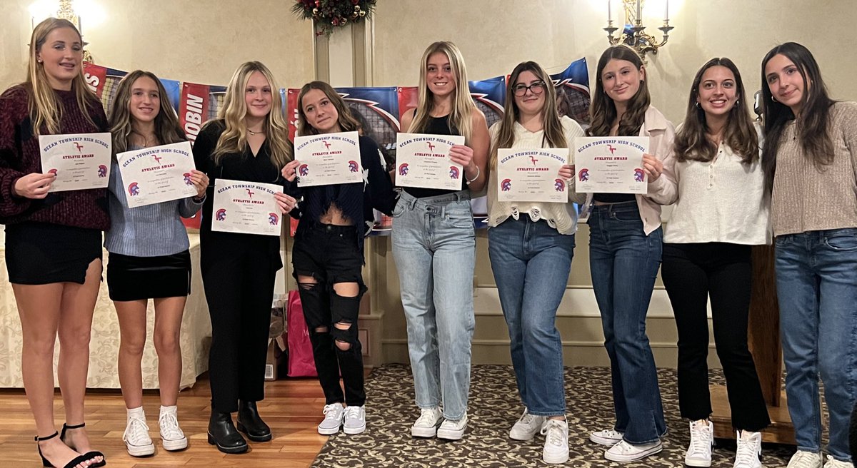 BigRedFH's tweet photo. What a special night celebrating the legacies of these seniors &amp; the hard work of this team ❤️🅾️🏑 #divisionCHAMPS 🏆  #otfhFAMILY #spartanlegacy https://t.co/IitjEkWHhy
