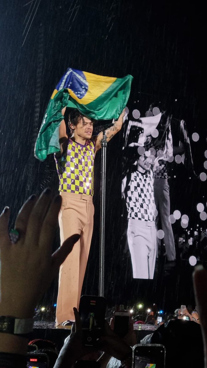 Harry Styles no primeiro show da ‘Love On Tour’ em solo brasileiro 🇧🇷

📸: <a href="/tudoemamarelo/">MARIANA</a>