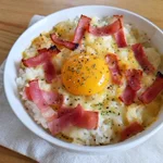 ランチにもピッタリ!出汁が香る「和風カルボナーラドリア」。