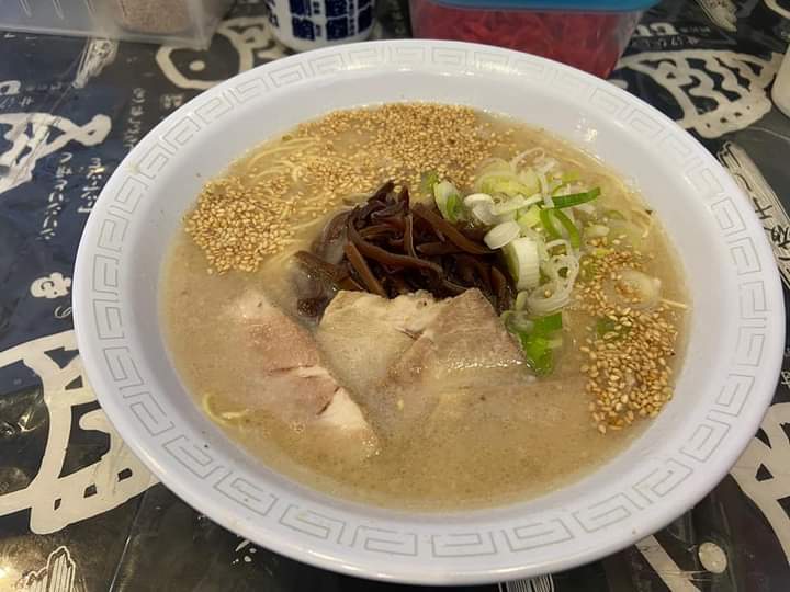 marukenramen's tweet photo. 12/7丸拳ラーメン、今日も元気に門司港レトロて営業いたします。

11:00~14:00

あなた様のお越しをお待ちしております!

丸拳ラーメン
店主 あきたけ政道 https://t.co/NqNxQR8iYt
