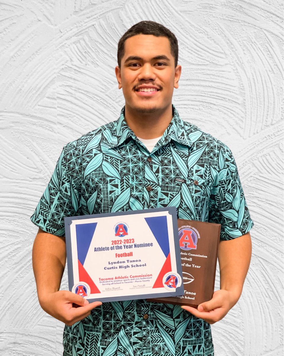 lyndonftanoa's tweet photo. I want to thank the @TacomaAthletic for considering me for the Athlete of the year 2022. Grateful to Coach McKay and our AD, Ms. Vick, for their support. This award belongs to all my teammates. I am blessed to have such a fantastic team @MaluStrength @CleatsV @RylandSpencer https://t.co/U7gEfAbqpz