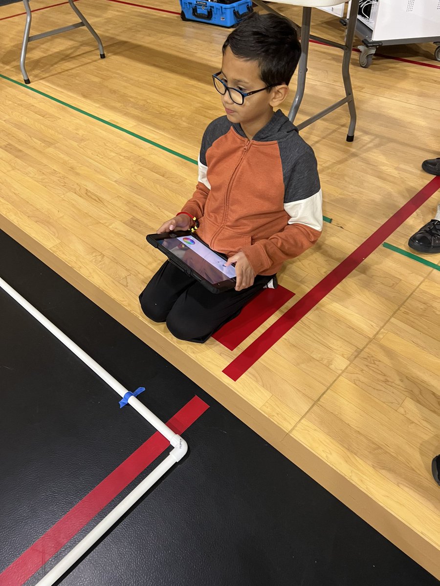 iteachingles's tweet photo. They loved family coding night. 💻 https://t.co/clAp3ALtUH