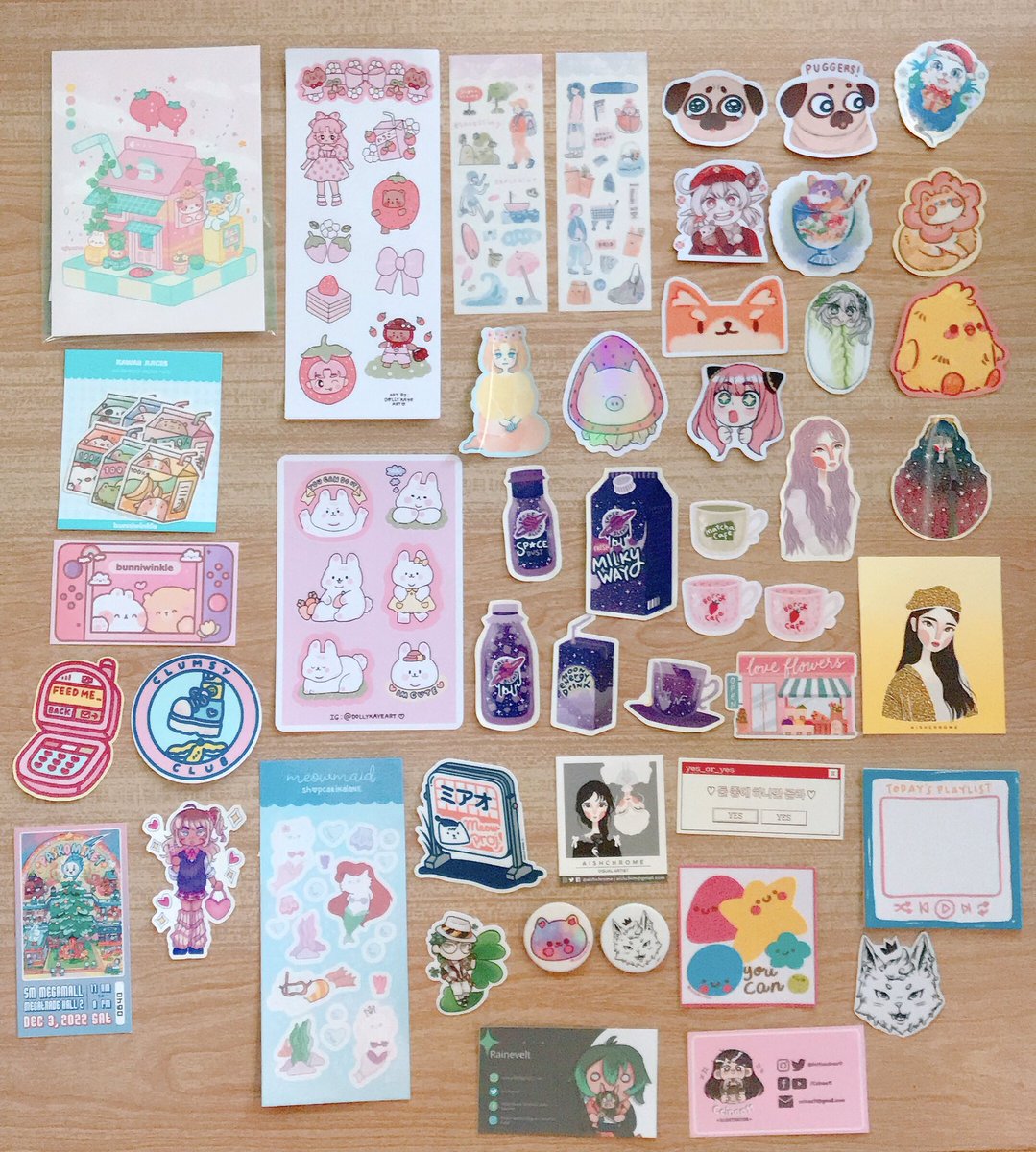 beriberudesigns's tweet photo. sharing you my stickers paskomiket haul~ โจ wasn't able to roam around cos i need to man my booth as well~
#PASKOMIKET2022 #stickerhaul https://t.co/jWJpRHRBZX