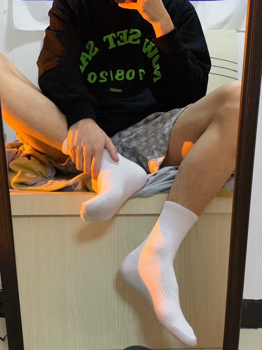 Cnc83137483's tweet photo. #泸州 没有男人的被窝睡着都会被冷醒 https://t.co/HtUtdaYvcH