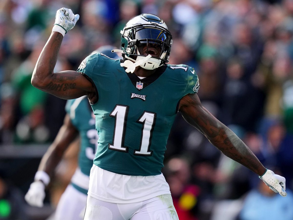 OfficialSquadFF's tweet photo. The 2022 FFL Best Draft: GM Wil Schneider and @WilsonGangFF ‼️

4th- RB Austin Ekeler
17th- WR CeeDee Lamb
24th- RB Saquon Barkley
37th- WR Jaylen Waddle
43rd- WR AJ Brown

With one of the strongest drafts in FFL history, Wilson Gang finished the regular season 8-5 https://t.co/oRdUWg9WCj