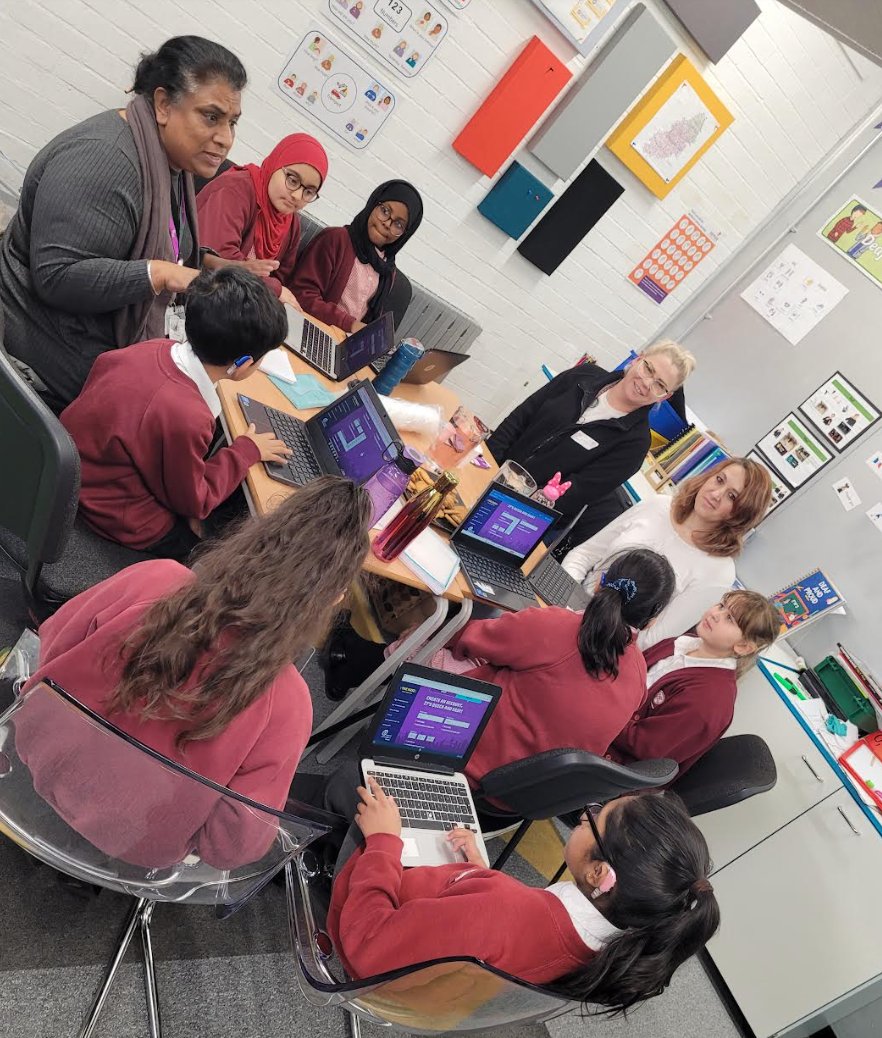 Lift_Percy's tweet photo. Bal from @NDCS_UK visited #PercyDLB to share information with our pupils and parents about The Buzz to support the wellbeing of our #Deaf learners.  #MentalHealthMatters @mrsrmurad #OneAET #Percysupportingathome #PercyParents @AETacademies https://t.co/g7IKPxHgm0
