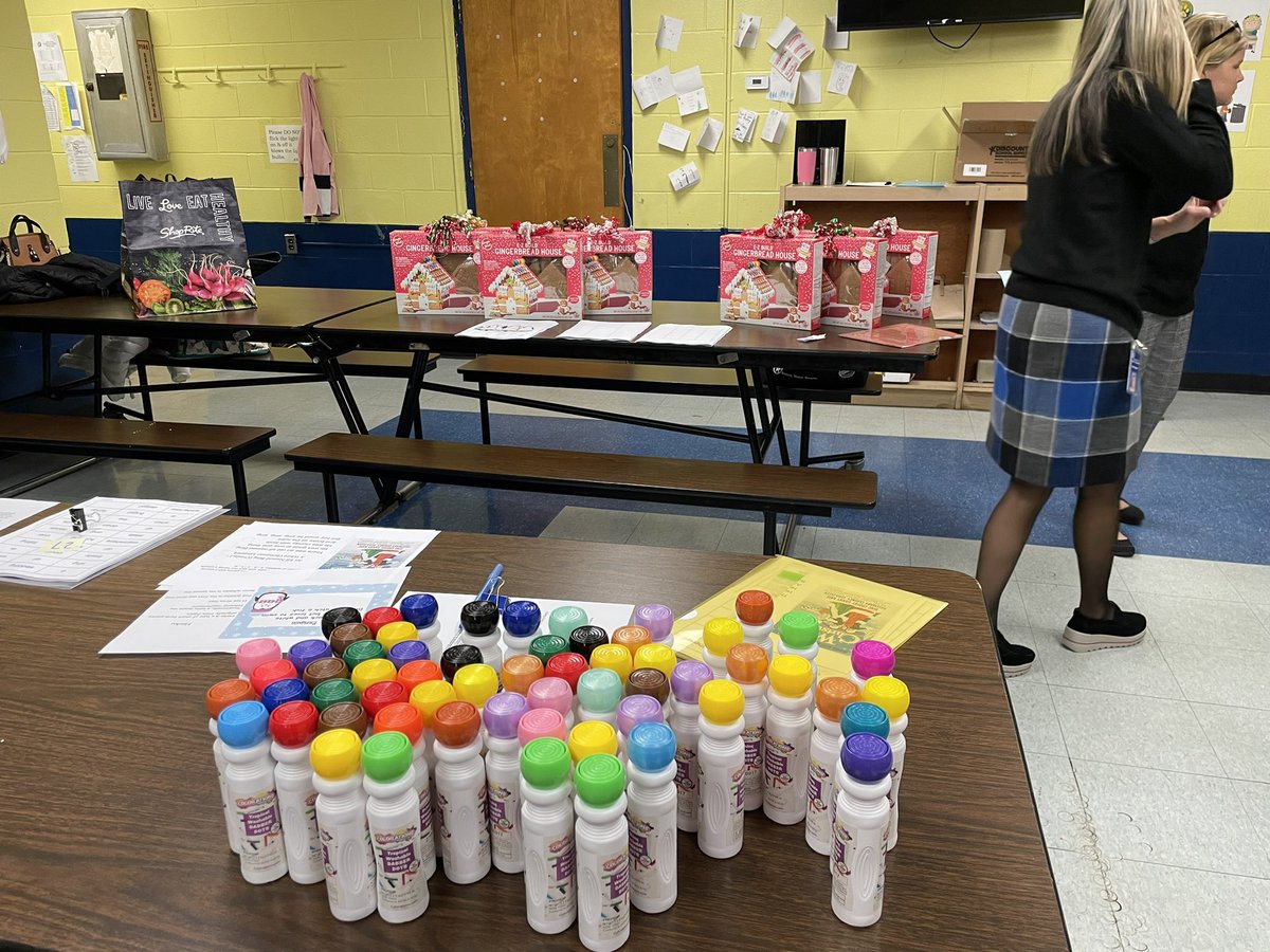 Poetry Bingo with our ED Title One Ts Ss and Families  Celebrating reading <a href="/wearetrschools/">Toms River Regional Schools</a> <a href="/EDEPrincipal/">Matthew H. Gray</a>