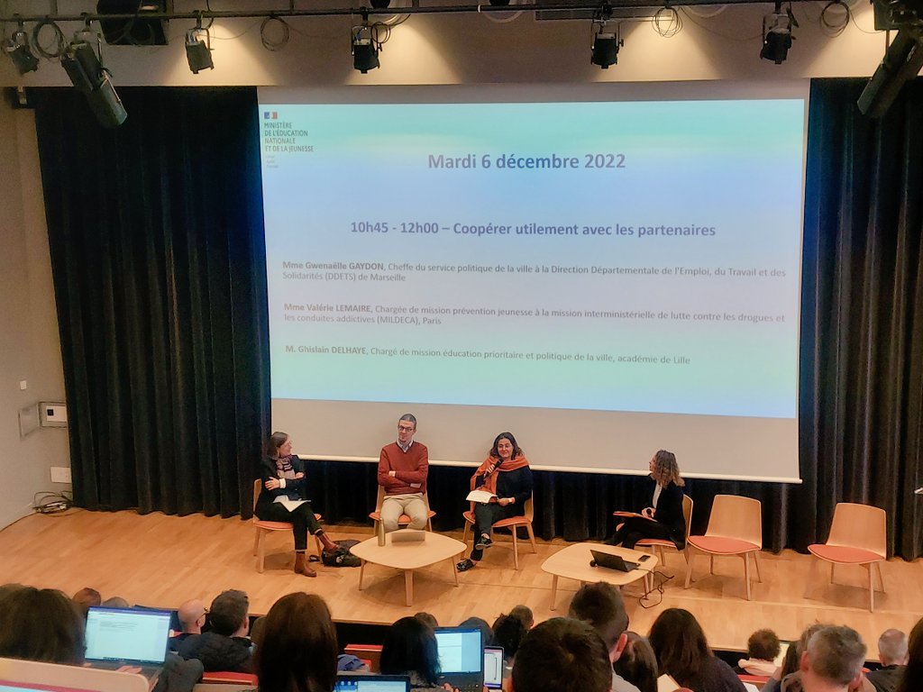 Richard1Combe's tweet photo. Formation Nationale des Coordonnateurs de réseaux  d'Éducation prioritaire 
✅️Mieux coordonner pour mieux faire réseau. 
✅️Travailler ensemble pour réduire les inégalités. 
#engagement
#travailintercatégoriel https://t.co/d6Bs0Y1FQp