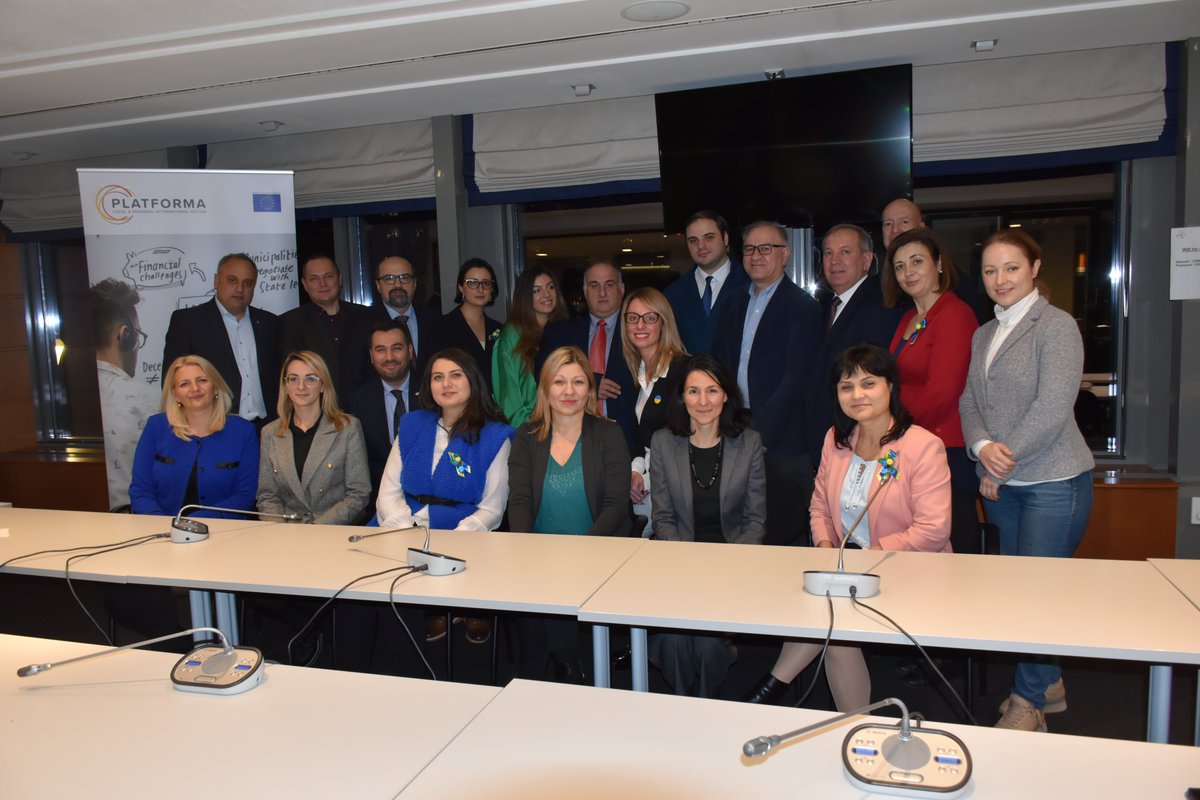 elton_stafa's tweet photo. Insightful discussions on #localising #humanrights, #socialinclusion and #climateadaptation in the peer2peer exchange last week between @nalas_eu members &amp; #NALAG the Georgian Association of Local Authorities in the frame of  @CCRECEMR &amp; @PLATFORMA #EasternPartnership Program! https://t.co/dYq0SlnTaG