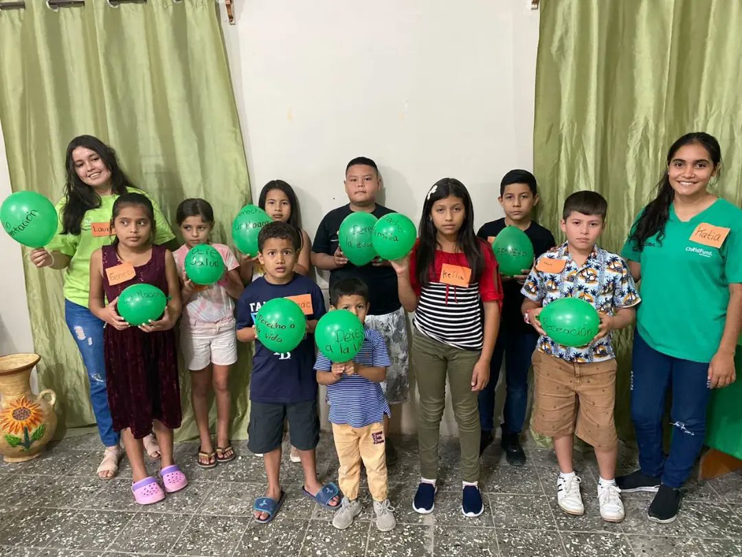 ADASBA1's tweet photo. ADASBA en asocio con ChildFund capacita niños y niñas entre los 6 y 14 años de San Vicente Centenario y La Cuesta en el Módulo "Ambientes Amigables y Seguros" con la temática "Derechos sí, violencia no, y Violencia cero" del programa Niñez Segura y Protegida.
#ADASBA #ChildFund https://t.co/l5GxloNf4D