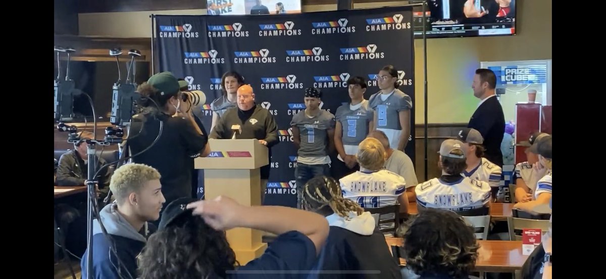 EseneMolimau's tweet photo. Proud to see my young Usos going to state first year in 5A @BLagafuaina @DominicSolano9 @WillGalvan2023 many more on that team, rep the west side Toa roots are deep 🤙🏾🙌🏾 https://t.co/7QykJ8fbrQ