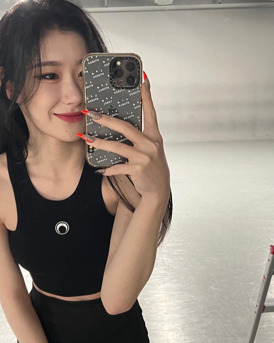 LCR_GLOBAL's tweet photo. 221206 | CHAERYEONG Instagram Update

“meow🐈‍⬛🖤”
📷 https://t.co/JHRYtnnDQi

#CHAERYEONG #있지 #채령 @ITZYofficial https://t.co/6mo3GXksOJ