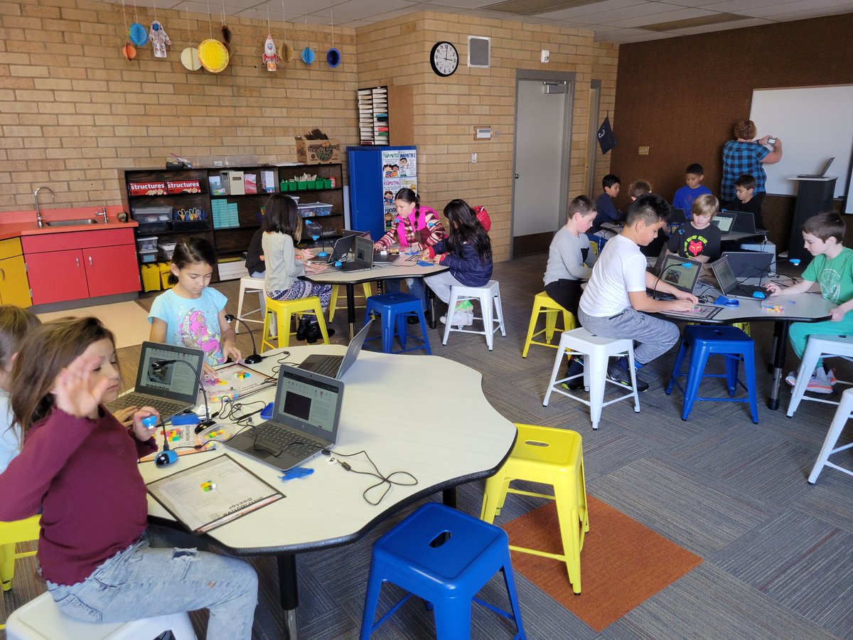 HunterElem's tweet photo. Our STEAM Lab is finally in full force here at Hunter! Between stop motion animation and Hour of Code, we are quickly finding a use for this unique space. 
#STEAMRoom #STEMeducation #STEMkids #huecameras https://t.co/oGujHouRTy