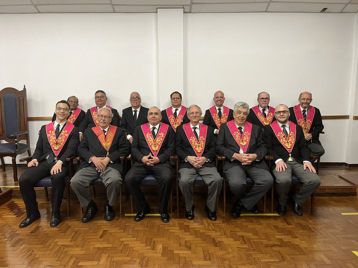 dglsand's tweet photo. Yesterday, Friendship Chapter, No 85, had a meeting to welcome two new members and to enthrone the new MWS, Bro L.A. Ballarin. Congratulations to all 🌹✝️ https://t.co/kvmIIQbk1r