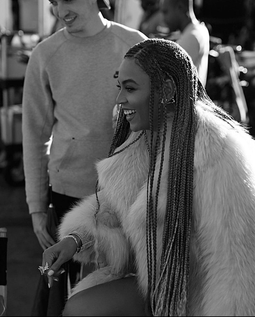 yoncemadu's tweet photo. As cinco fases do luto pós-término por Beyoncé, a THREAD https://t.co/ztjbJazn5F