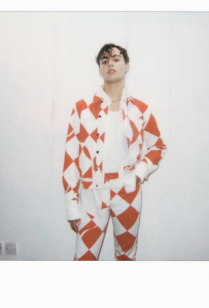 ellb2005's tweet photo. #hstwt it’s brads birthday on friday and we wanna try and make a video for him! if you feel comfortable sending a voice note or video of yourself saying happy birthday pls do! the deadline will be thursday morning (sorry it’s such short notice) https://t.co/dy7CqmNR3B