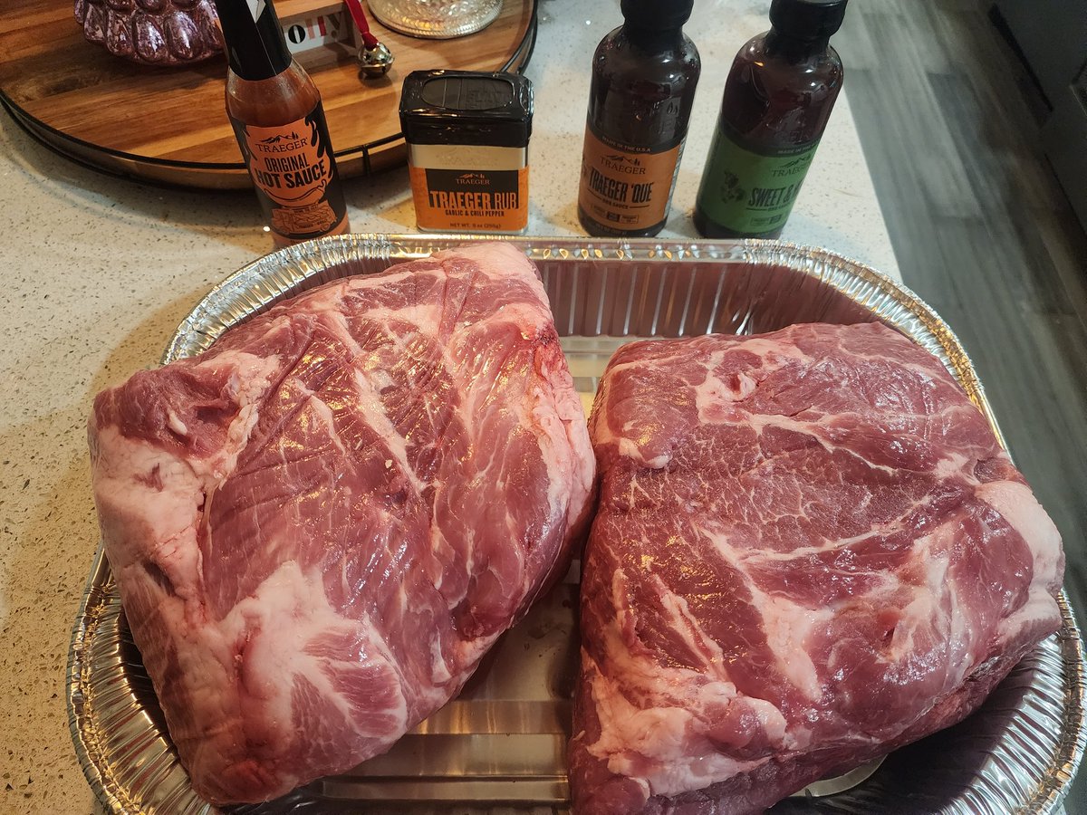 Getting prepped to celebrate our freight team for #FreightAppreciationWeek by smoking 20lbs of pork shoulder using all our <a href="/TraegerGrills/">Traeger Grills</a> products and on my Pro 575. Adding some smoked 3 cheese Mac n cheese too! <a href="/ChampaignHD1984/">ChampaignHD1984</a> <a href="/hdjustjoan/">Joan Morris</a> @LemmaTony <a href="/CherieAbbinanti/">Cherie Abbinanti</a>