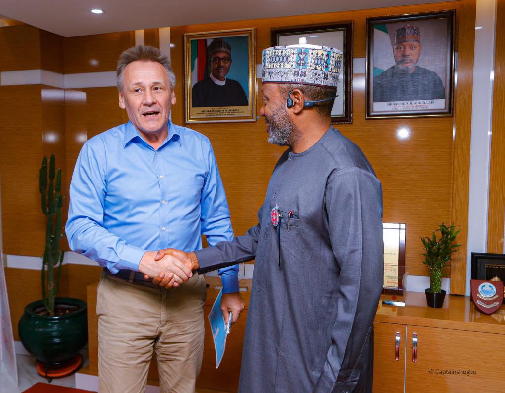 MohdHAbdullahi's tweet photo. This morning I received the founder of @WildAid #PeterKnightsOBE &amp; some @WildAidAfrica affiliates @FMEnvng , glad to note that @WildAid will continue to work with #WildAfricaFund which will be focussing exclusively on Africa with offices in Cape Town, Lagos and Kigali. https://t.co/IfP5WTsfea