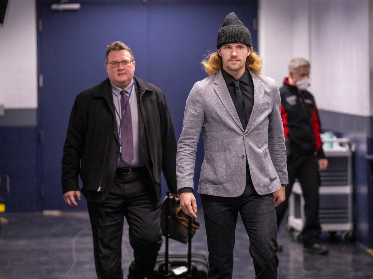 NHLJets's tweet photo. Hey @JamieThomasTV, imitation is the sincerest form of flattery? 🤣🤣🤣 https://t.co/8xYb5mVRHu