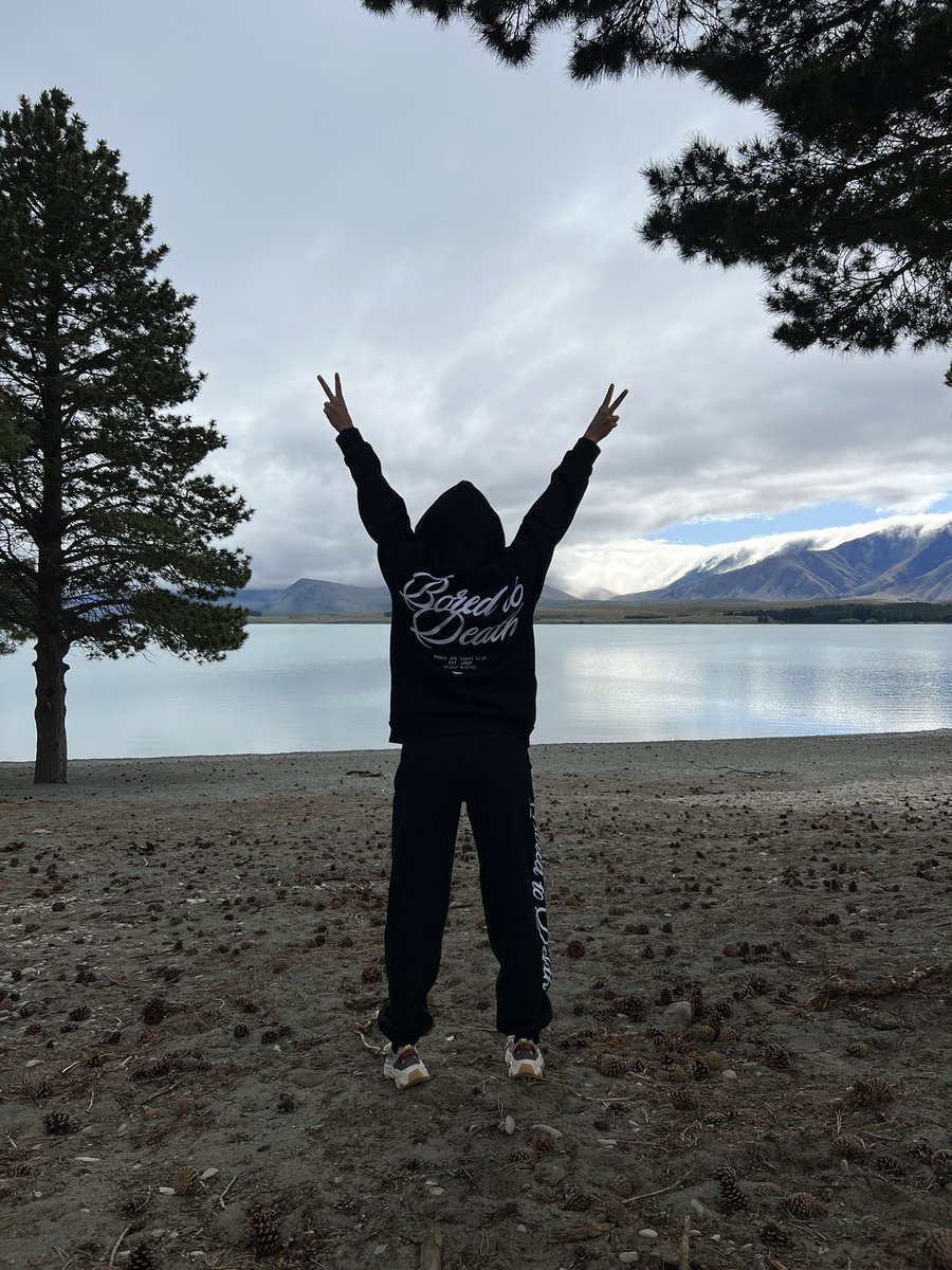 Doc_Mutant's tweet photo. Apes lost in New Zealand
@BoredApeYC @motherofapes https://t.co/1OxpQULC8g
