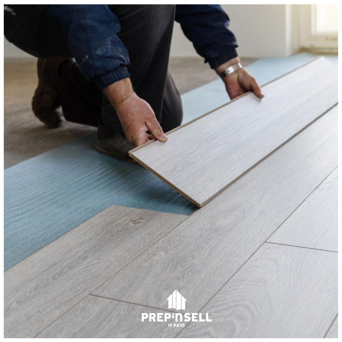 prepnsellreno's tweet photo. #QuickTip: Replacing old carpet with laminate or hardwood can add instant value back into your home + make it even more appealing to buyers. It's the simple switches that make all the difference! #Flooring #FlooringUpdate #HardwoodFlooring https://t.co/FkRjcTXwqB