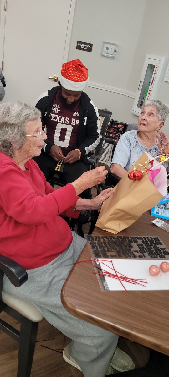 KarenKeyLargo's tweet photo. Ainias Smith
Layden Robinson
Andre White
Yulkeith Brown
Jalen Preston
Chris Russell went to the Asst Living facility in College Station. Ainias bought craft things to decorate their doors, make Christmas hats etc. Nobody asked them to.  Just our young men bringing smiles. Gig'em https://t.co/HEdBSMvHv6