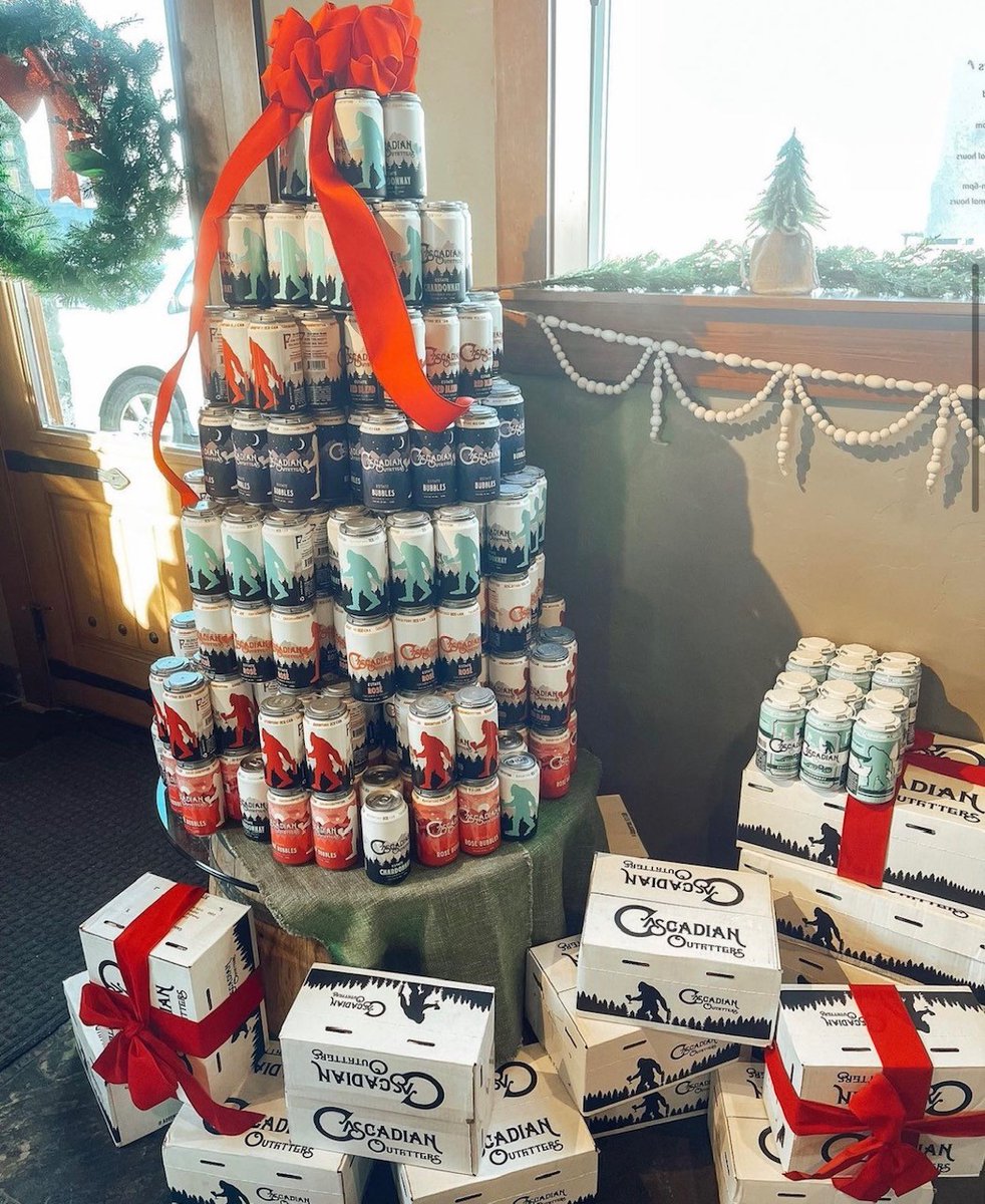 CascadianWine's tweet photo. All I want for Christmas is a… CASCADIAN WINE CHRISTMAS TREE! 🎄😍🎄
#cannedwine #xmastree #wine #wawine #underthetree #santa #wineinacan #stockingstuffer https://t.co/y4aWCQqleZ