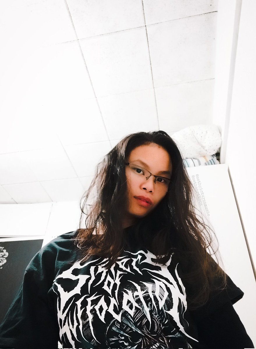 SethAbrikoos's tweet photo. Luv to oversized band shirts, they are so comfy 🥰
👕 @SOSdeathmetal
.
.
.
#nomakeup
#sethpicturesmusic
#sethabrikoos #metalgirls #metalgirlsofinstagram #sistersofsuffocation #emmelieherwegh #dutchmetal #dutchmetalband #metallady #algirls #bandmerch #gothgirl #deathmetal
🤘✌️ https://t.co/CUVHi016T9
