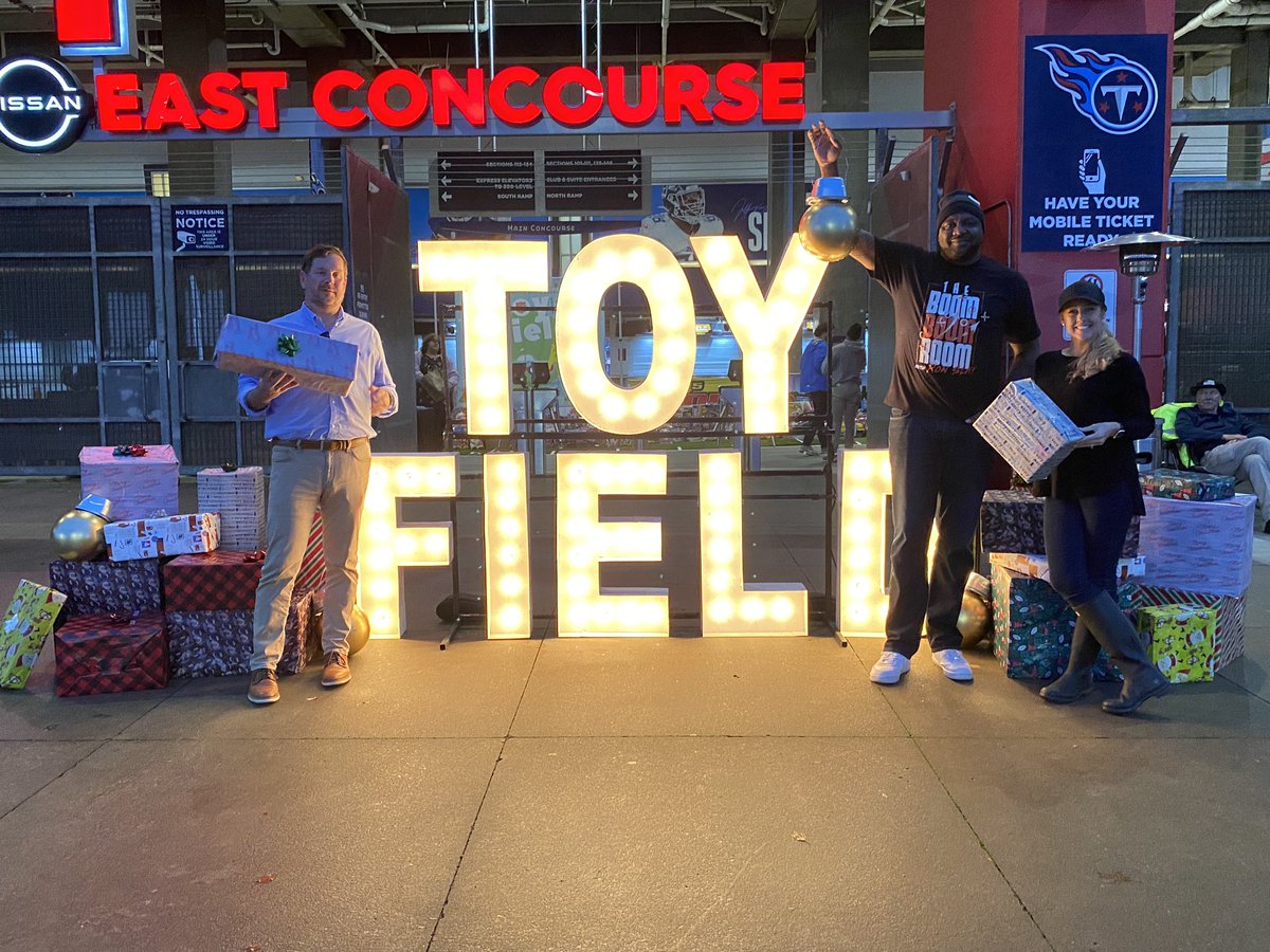 DawnDavenportTN's tweet photo. TOY FIELD!!! Love this Middle Tennessee community ❤️❤️❤️ Thank you to everyone for bringing toys for the @salvationarmy #ForgottenAngels program!!! @3HL1045 @TheRonSlay @brentdougherty @1045TheZone @NissanStadium https://t.co/OaWIaq1Mbw