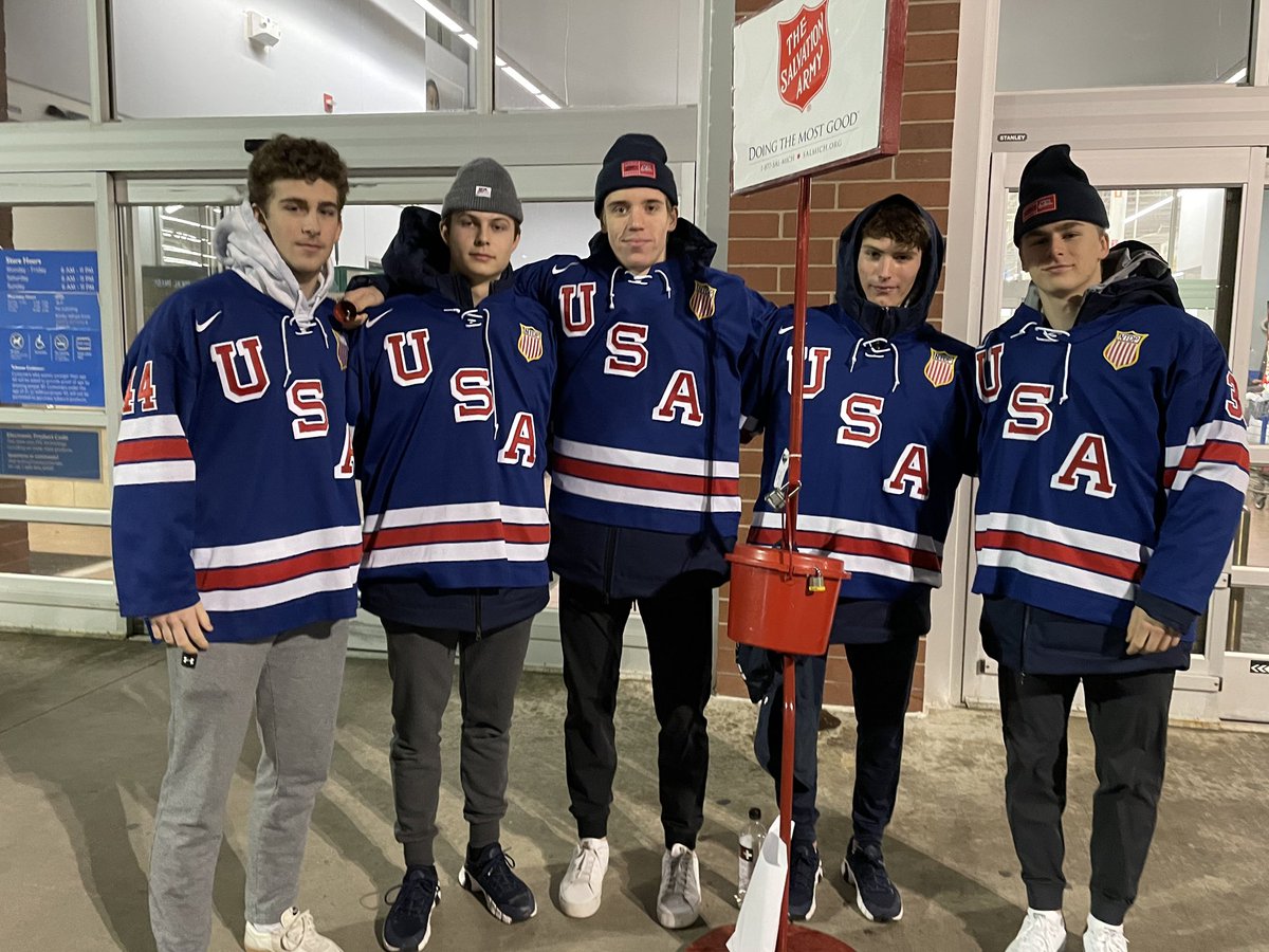 USAHockeyNTDP's tweet photo. Our players had a great time ringing bells for the @SalvationArmyUS tonight. Thanks to everyone who donated! 🔔

Don’t forget about Saturday’s teddy bear toss where all teddy bears will be donated to Salvation Army after the toss!

🎟️ ➡️ https://t.co/gKbUbB1EnD https://t.co/RUJfIGH8hc