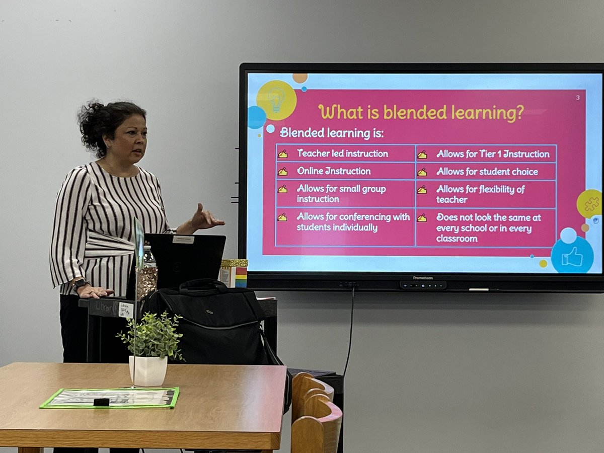 CompKatrina's tweet photo. Shout out to Melanie Lasater for delivery a PD Pitstop to Schultz Jr High. Great job sharing about Blended Learning! Love your heart for learning #wallergreatness https://t.co/nKRE9phVpz
