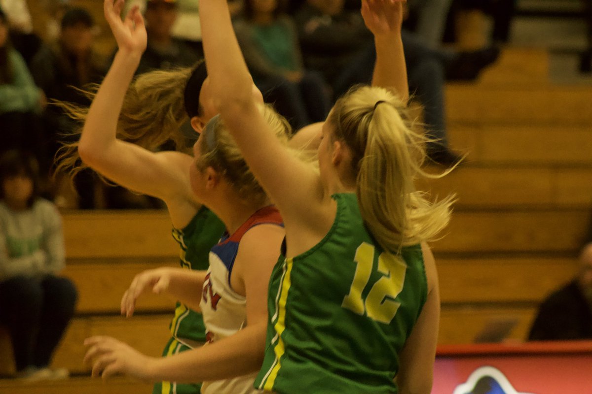 EastoftheBend's tweet image. 🔊End of Q1

NC: 5
LV: 8

Let’s turn up the heat lady WAVE⛹🏼‍♀️🤩

#eastofthebend #sportsmedia #NewarkCatholic #ladygreenwave