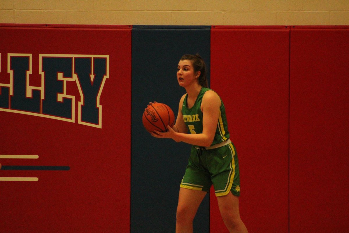 EastoftheBend's tweet image. 🔊End of Q1

NC: 5
LV: 8

Let’s turn up the heat lady WAVE⛹🏼‍♀️🤩

#eastofthebend #sportsmedia #NewarkCatholic #ladygreenwave