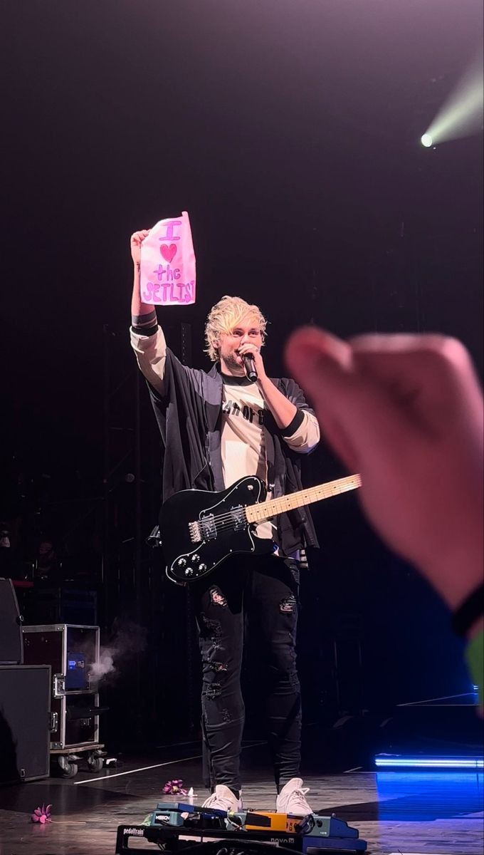 Michael.Smiling.Bot (@michaelsmilebot) on Twitter photo 