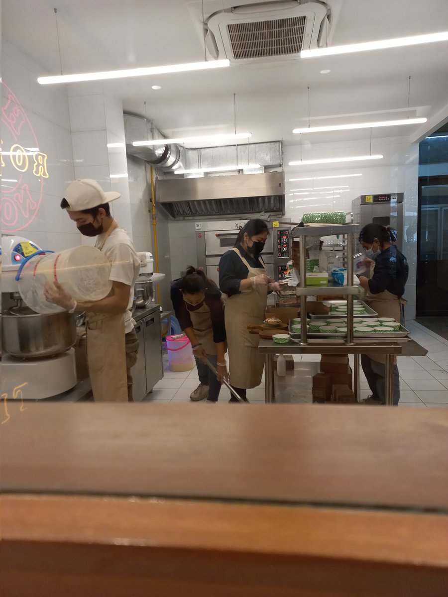 sekar on Twitter "ini aku lg di salah satu bakery di jakarta. kita