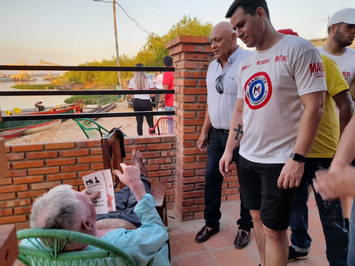 manularapy's tweet photo. 🌅 El barrio San Blas nos regaló estas hermosas postales.
1️⃣2️⃣ Días para la renovación partidaria.
#ATodaMáquina
#LaNuevaGeneración
#ManuLaraPresidente💪🏼🚩
#MauriEspínolaDiputado
#VíctorMirandaSenador
#WiensPresidente🇵🇾
#MaritoPresidenteANR
#FuerzaRepublicana🚩
#Lista3M https://t.co/1mDHxyPPjk