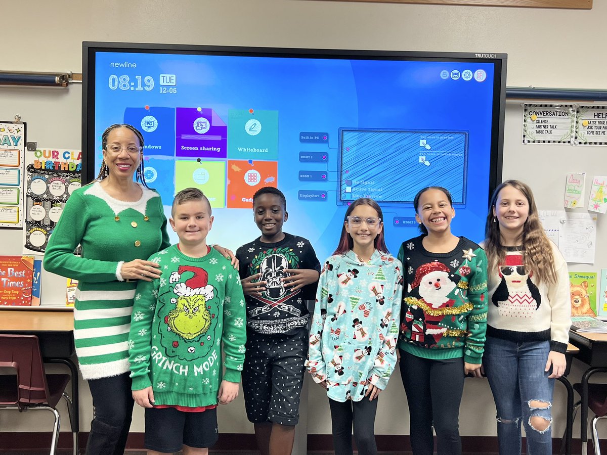 nhtexada's tweet photo. Day 6 Ugly Sweater Day! These students make my day so much brighter! @BakerElem @BakerElemPTO 
💚🎅🏽🤶🏼🎄❤️ https://t.co/cSvBQduy8Z