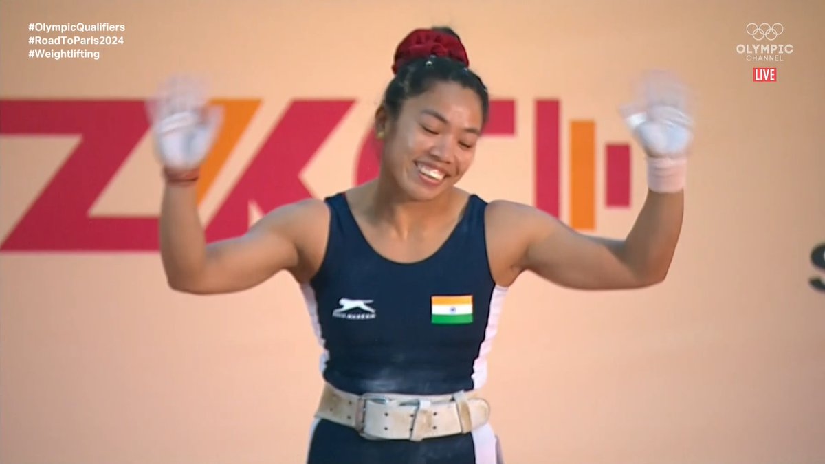 jon_selvaraj's tweet photo. 2017 WC🥇
2020 Olympics🥈
2022 WC🥈

Mirabai Chanu wins silver in women's 49kg at the Weightlifting World Championships with a total of 200kg (87kg snatch + 113kg clean &amp; jerk). She beats🇨🇳Olympic champ Hou Zhihua (198kg). Jiang Huihua also of🇨🇳 wins with 206kg (93kg+113kg) https://t.co/o3nlozkHKq
