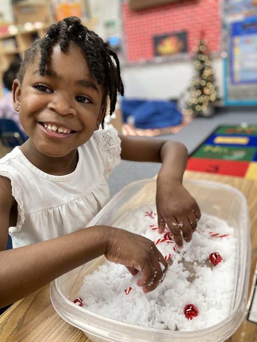 WikMrs's tweet photo. Having SNOW much fun with our new sensory bins at centers today!☃️❄️
#furneauxbraves #cfbisd #cfbprek #cfbisdprek #sensorybins #littlebraves @CFBISD https://t.co/FGoTVIHjKM
